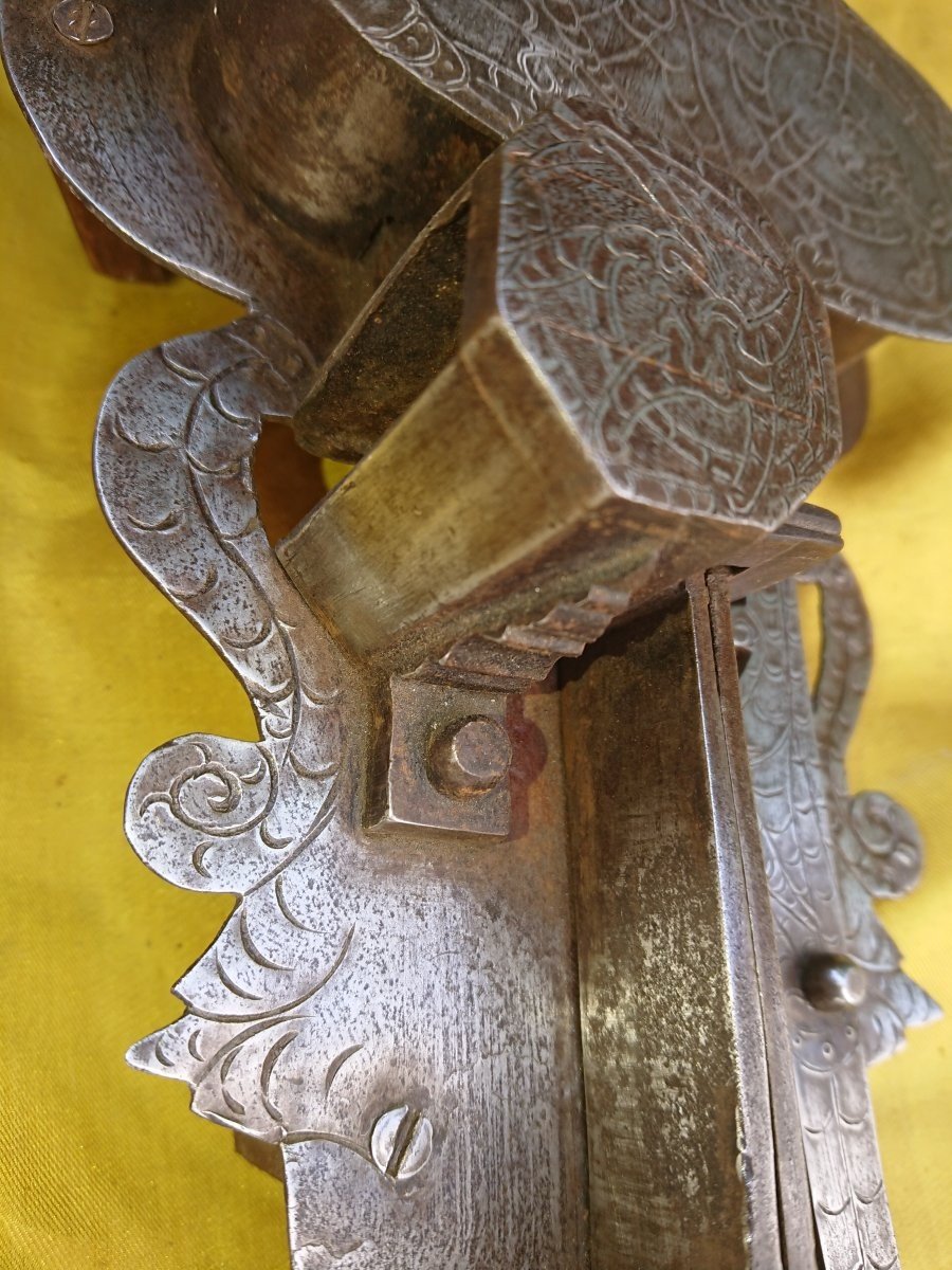 Serratura da mobile in ferro forgiato ed inciso XVII secolo-photo-7