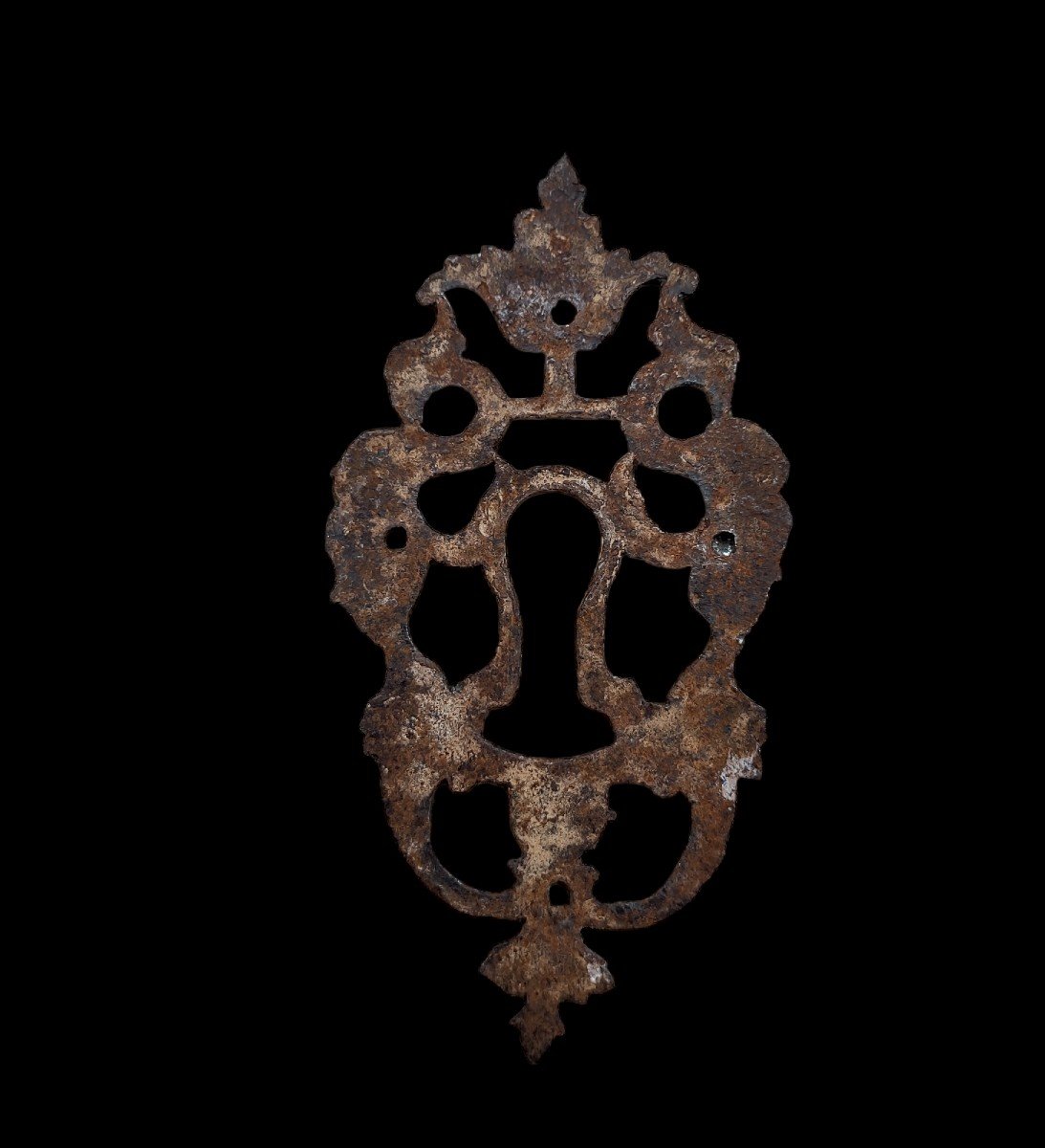 Raffinata bocchetta in ferro forgiato ed inciso XVII secolo -photo-3