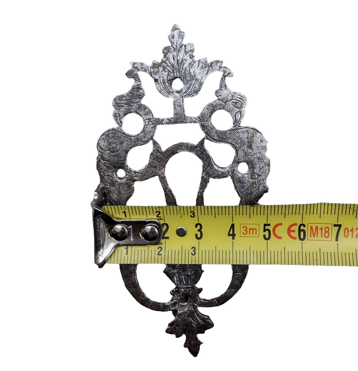 Raffinata bocchetta in ferro forgiato ed inciso XVII secolo -photo-4