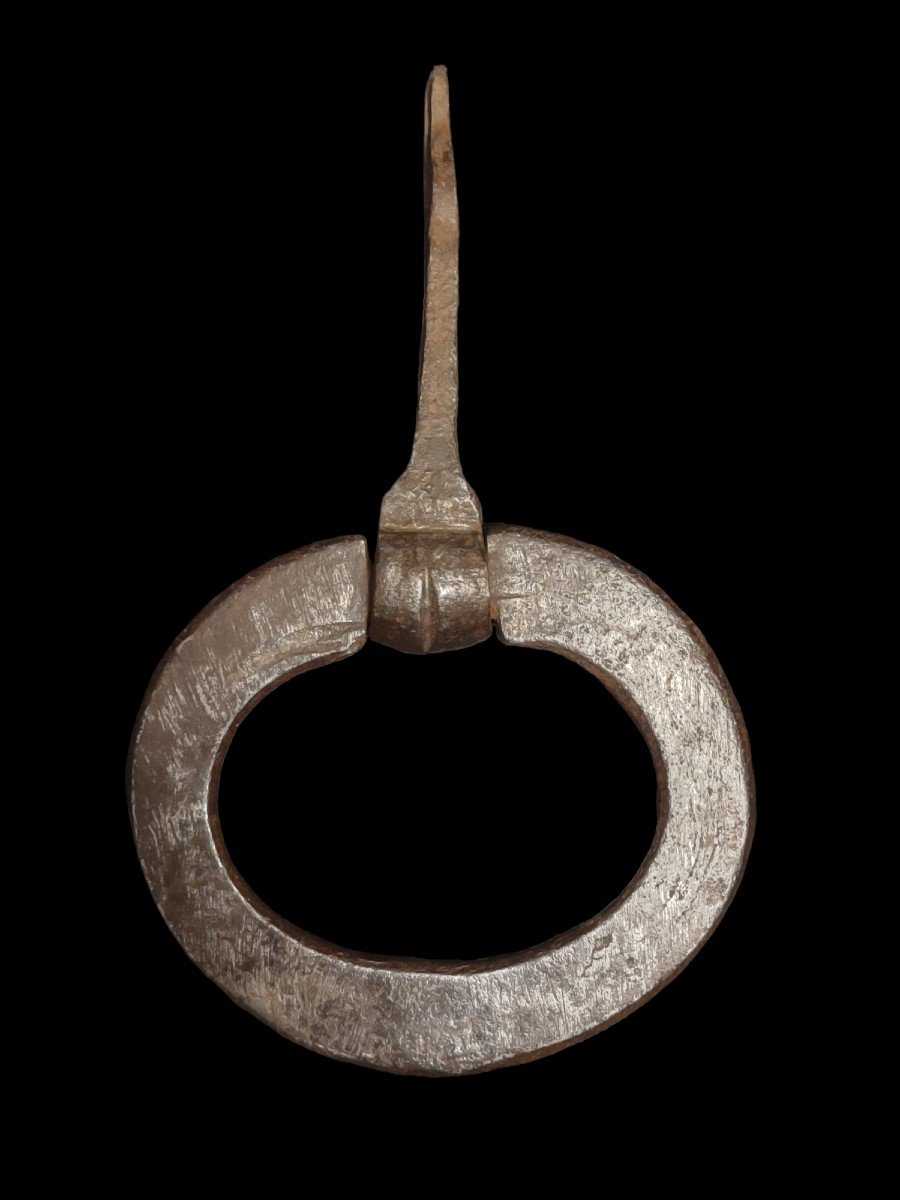 Maniglua in ferro forgiato XVII secolo 