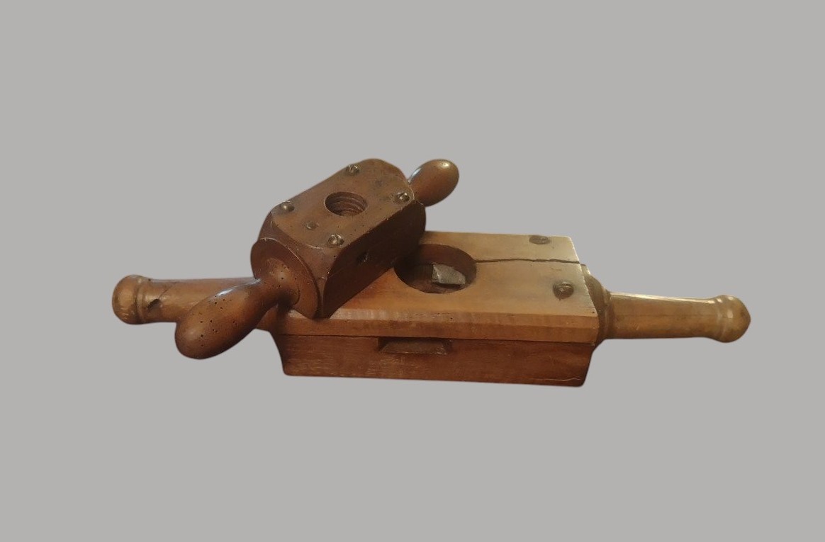 Due filiere in legno 