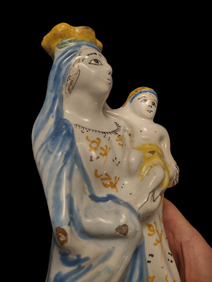 Madonna col Bambino in maiolica second ametà XVIII secolo-photo-1