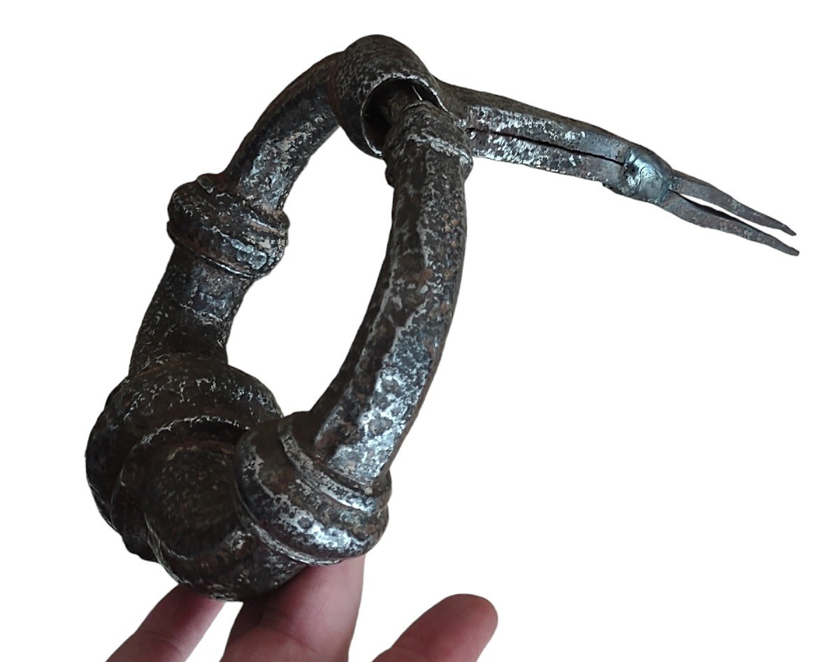 Importante battiporta in ferro forgiato con piastra decorativa XVII secolo -photo-2