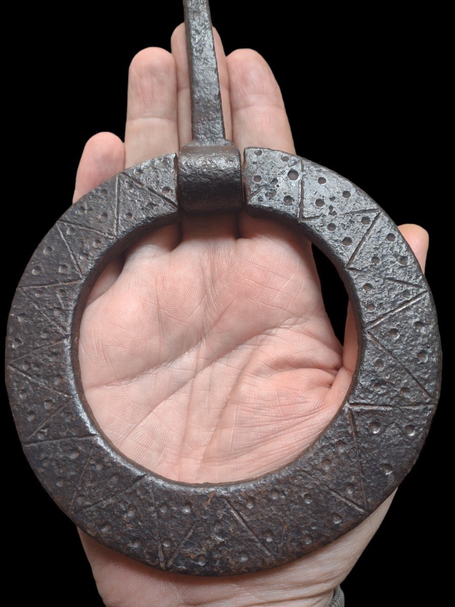 Maniglia in ferro forgiato e cesellato XVII secolo-photo-2