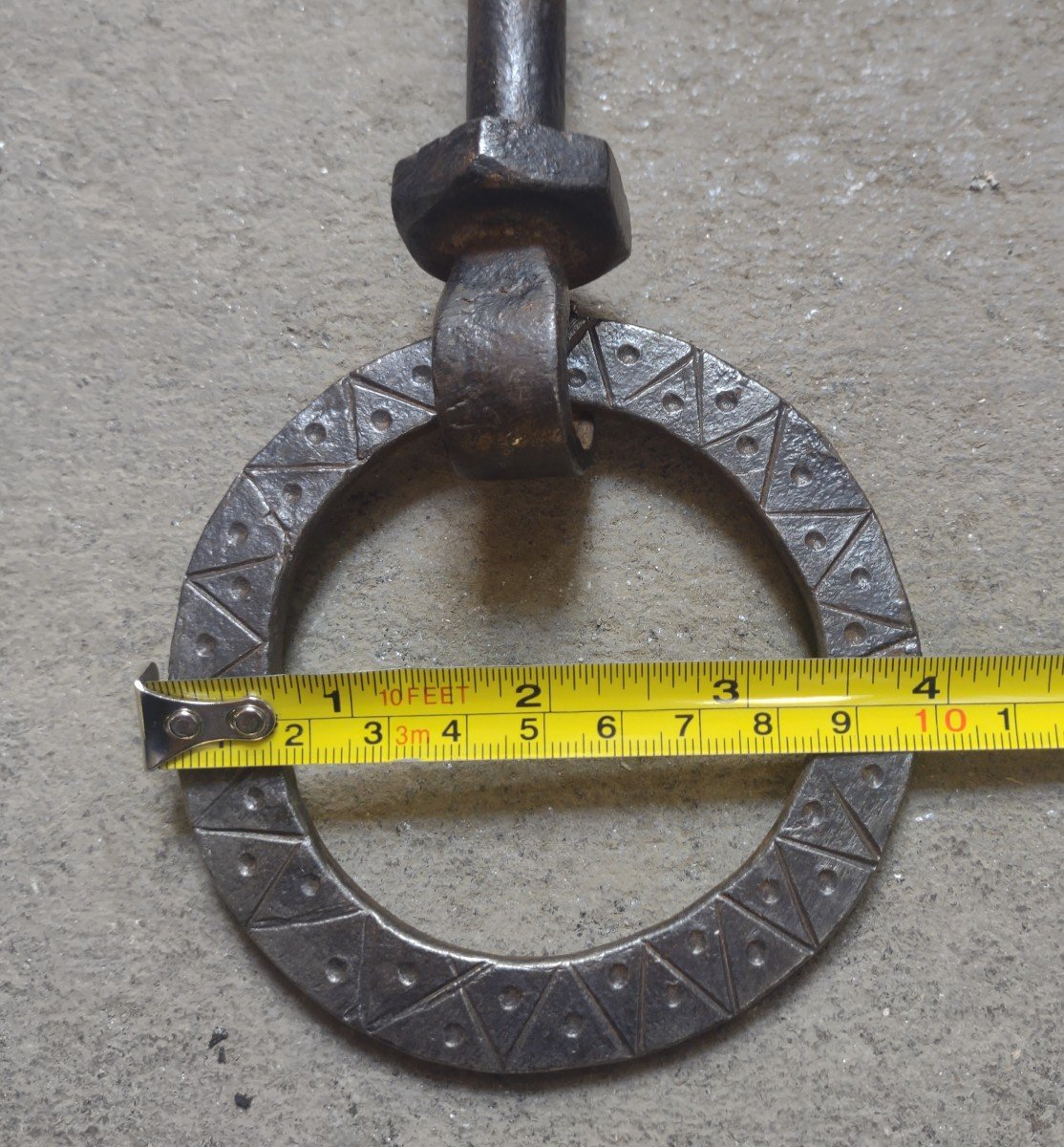Maniglia in ferro forgiato ed inciso con chiavistello XVIII secolo -photo-1