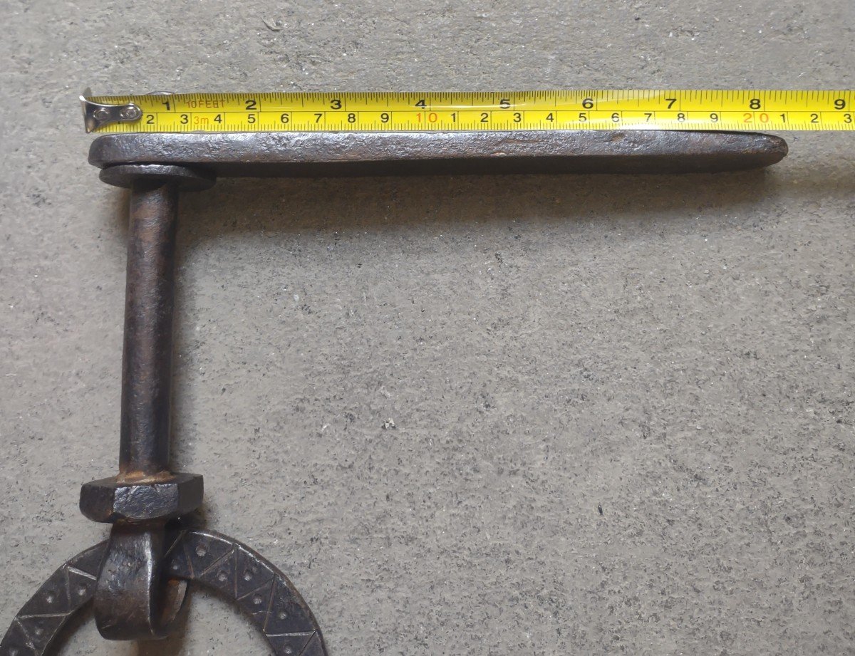 Maniglia in ferro forgiato ed inciso con chiavistello XVIII secolo -photo-2