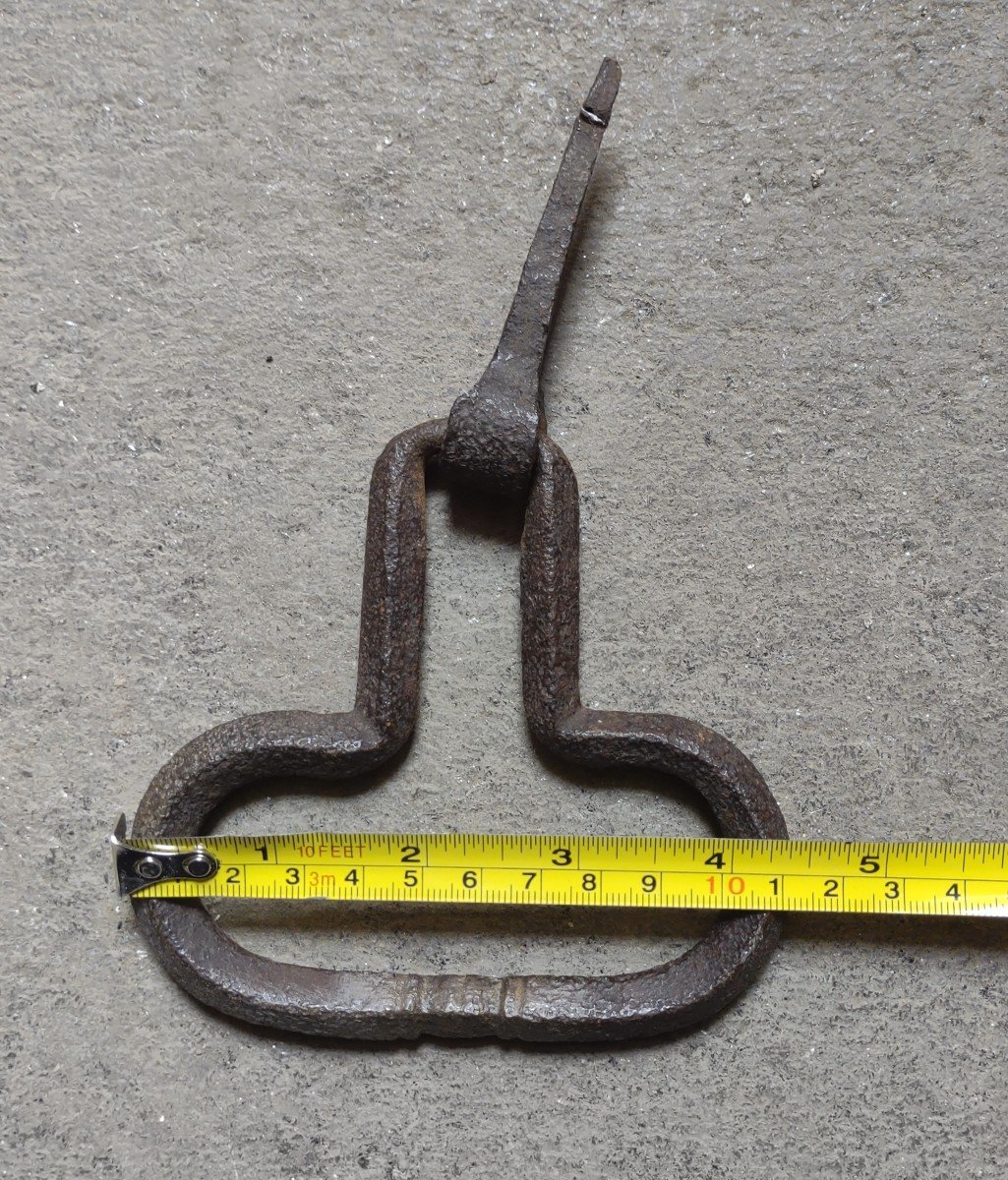 Maniglia o piccolo battiporta in ferro forgiato XVII secolo -photo-2