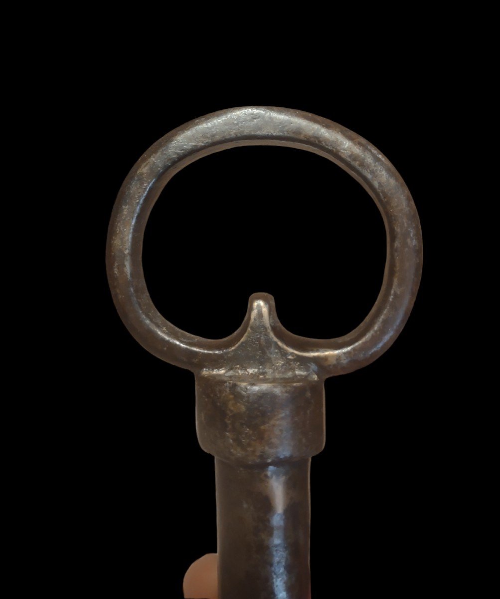 Importante chiave trentina da portone in ferro forgiato ed assemblato XVII secolo cm 18-photo-2