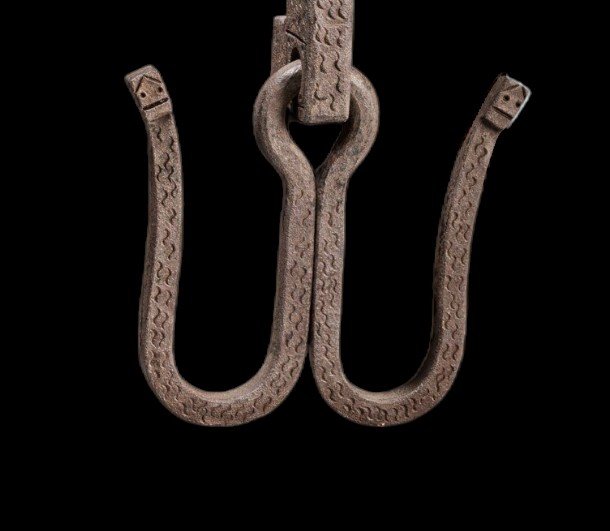Importante battiporta in ferro forgiato ed inciso alta epoca-photo-1