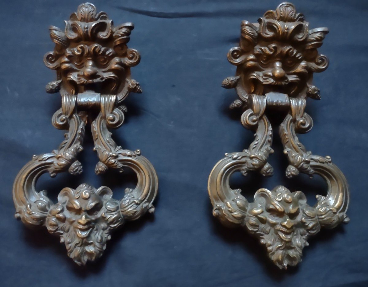 Importante coppia di battiporta Luigi  XIV in bronzo-photo-3