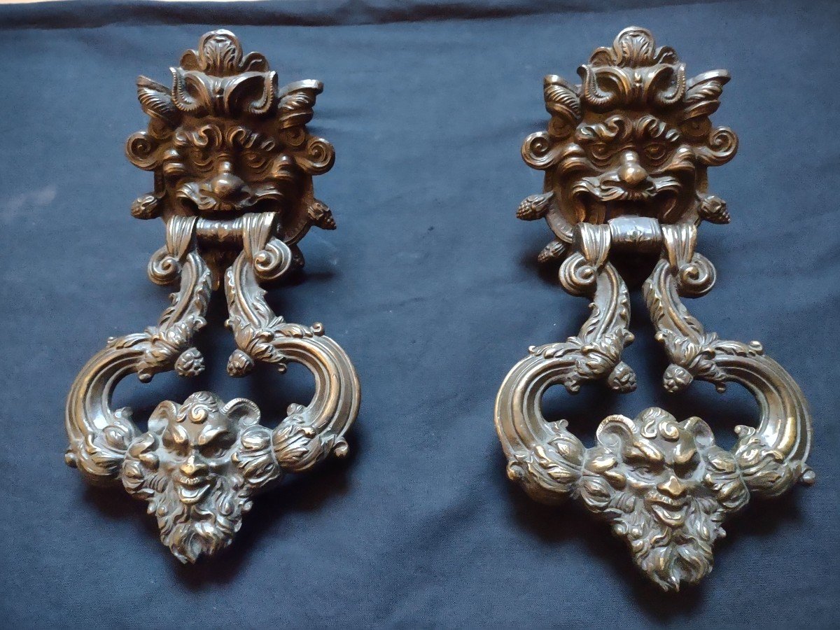 Importante coppia di battiporta Luigi  XIV in bronzo-photo-4