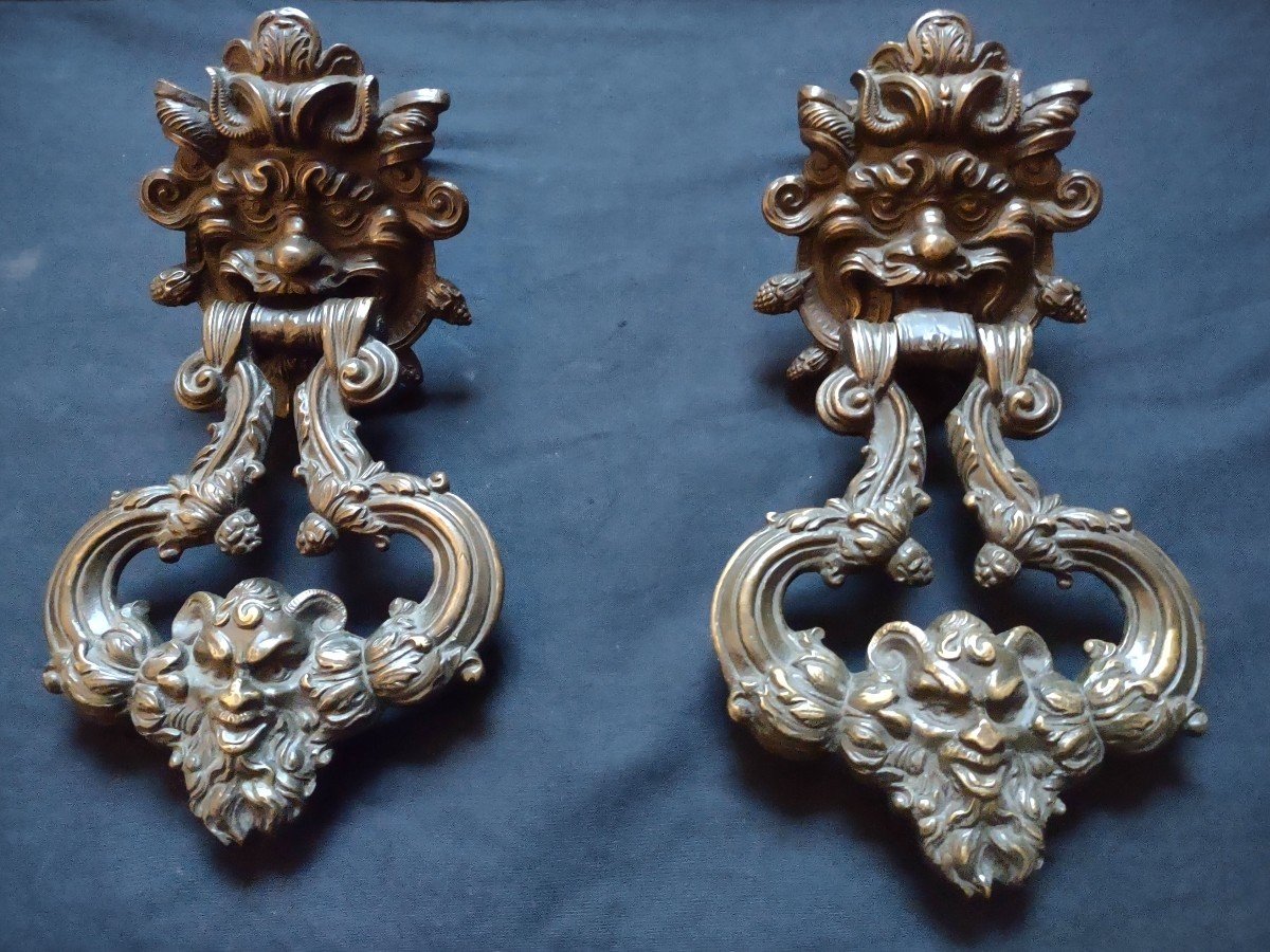 Importante coppia di battiporta Luigi  XIV in bronzo-photo-1