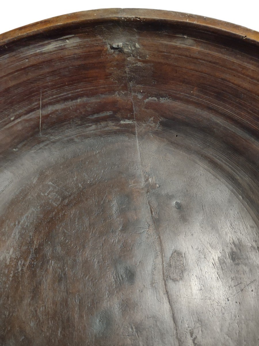 Enorme ciotola in legno Valsesia XVIII secolo diametro cm. 43-photo-1