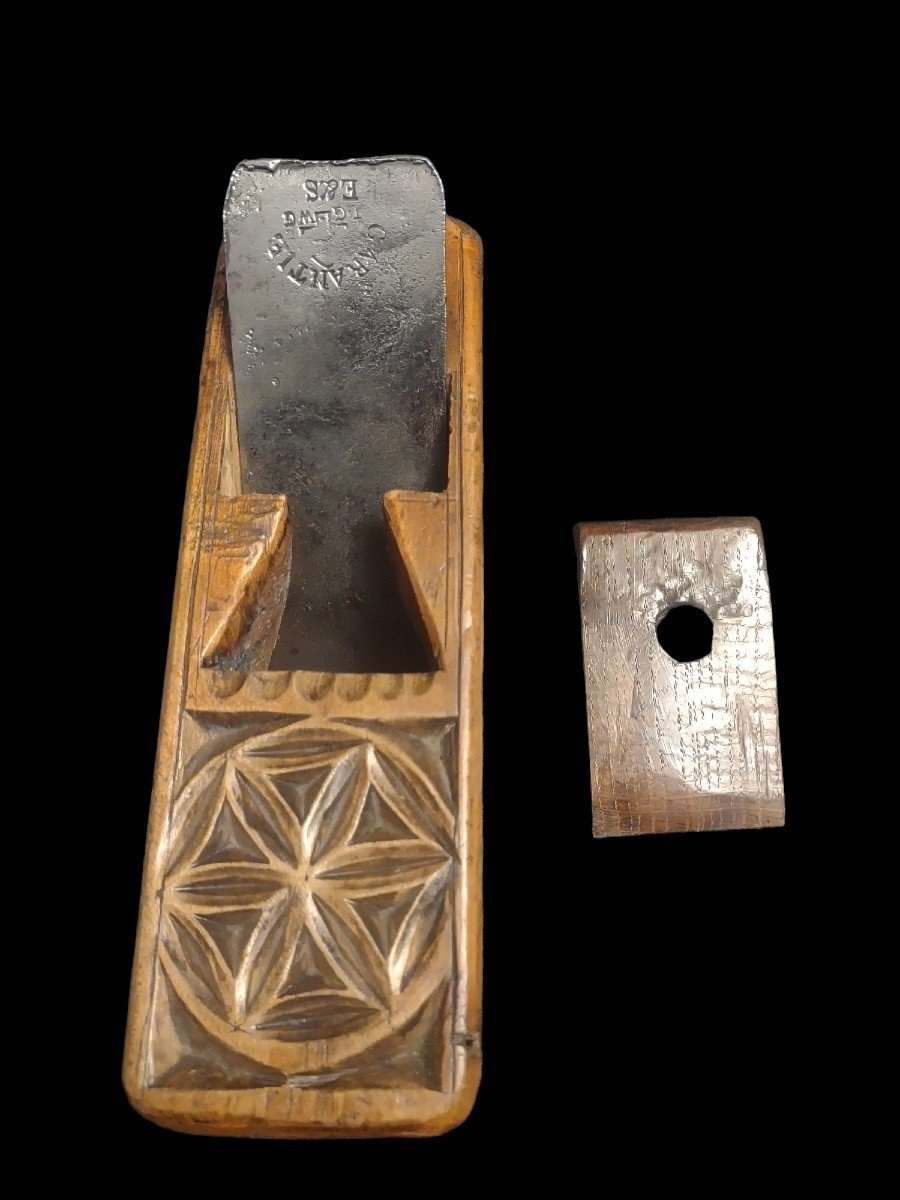 Pialla concava scolpita XIX secolo -photo-1