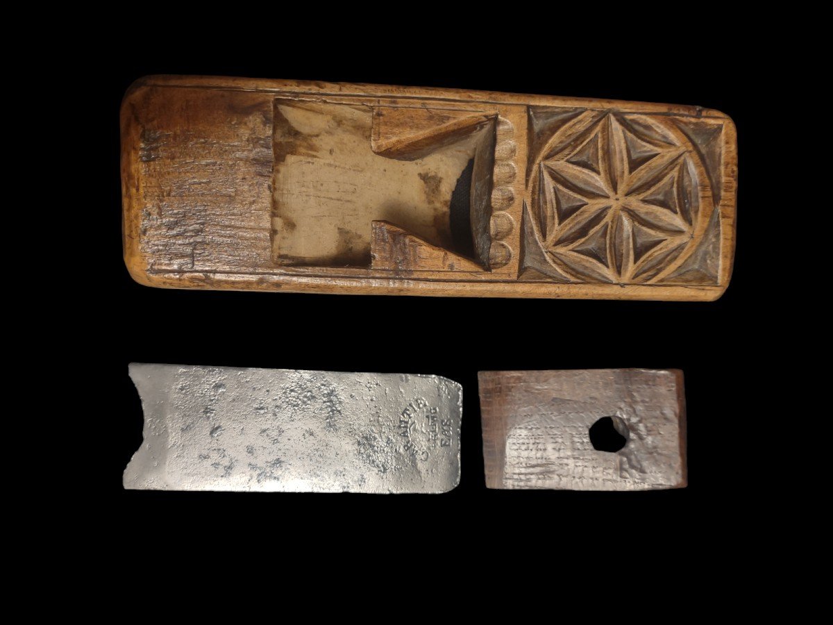 Pialla concava scolpita XIX secolo -photo-2