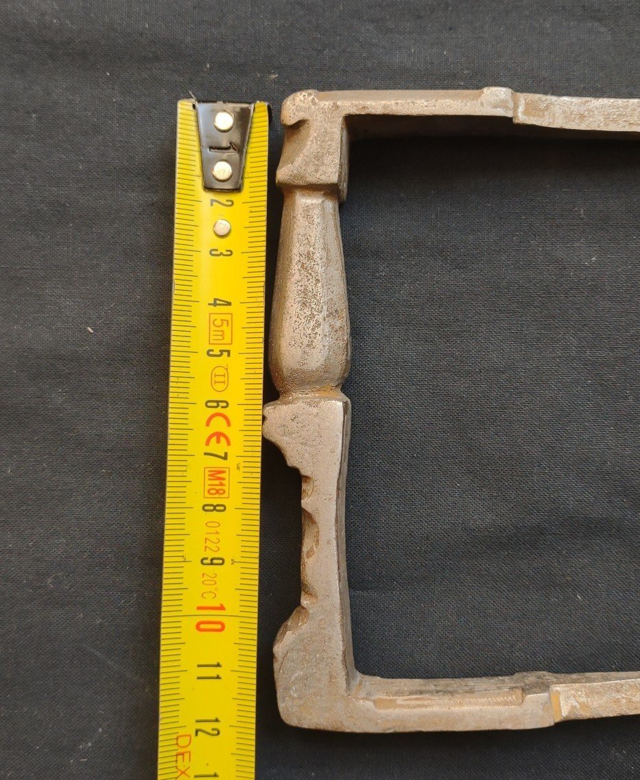 Bella maniglia in ferro forgiato e scolpito  XVI secolo-photo-6