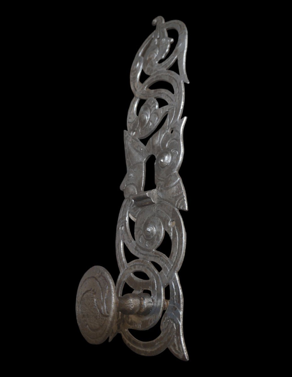 Splendida bocchetta in ferro forgiato, inciso e traforato Alto Adige XVII secolo-photo-1