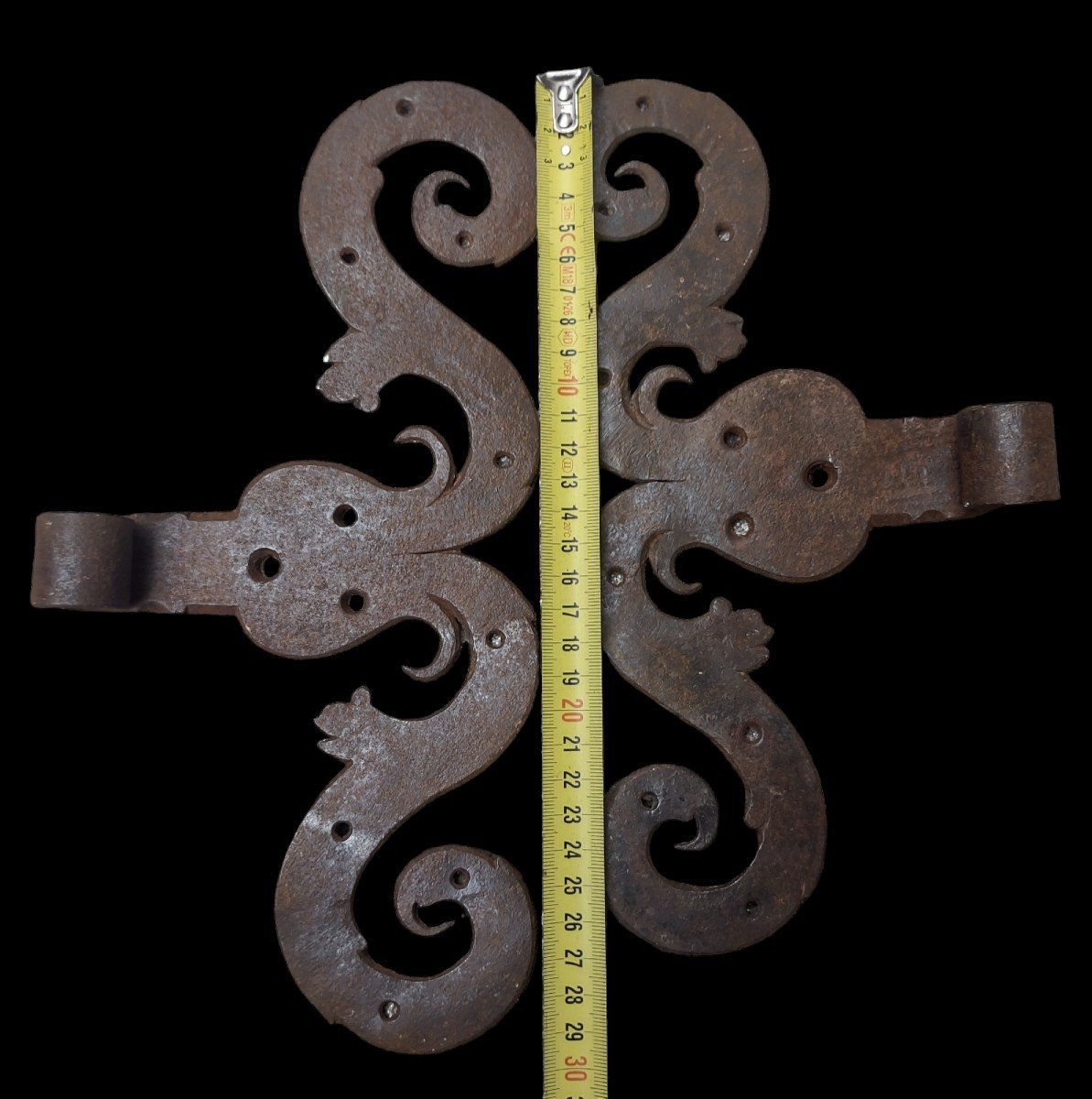 Coppia di cerniere a baffo in ferro forgiato inizio XVIII secolo-photo-1