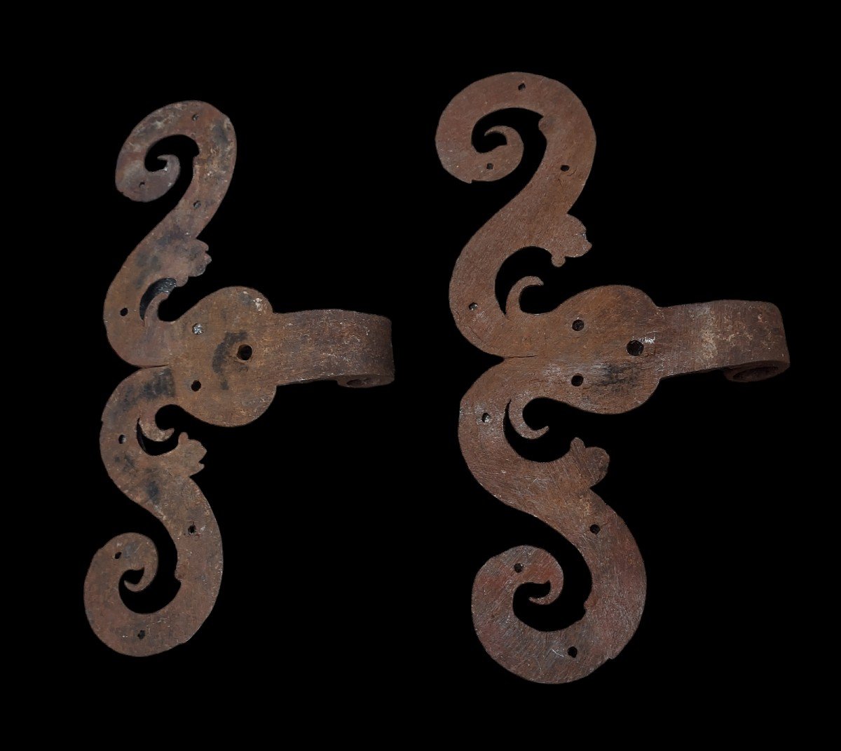 Coppia di cerniere a baffo in ferro forgiato inizio XVIII secolo-photo-2