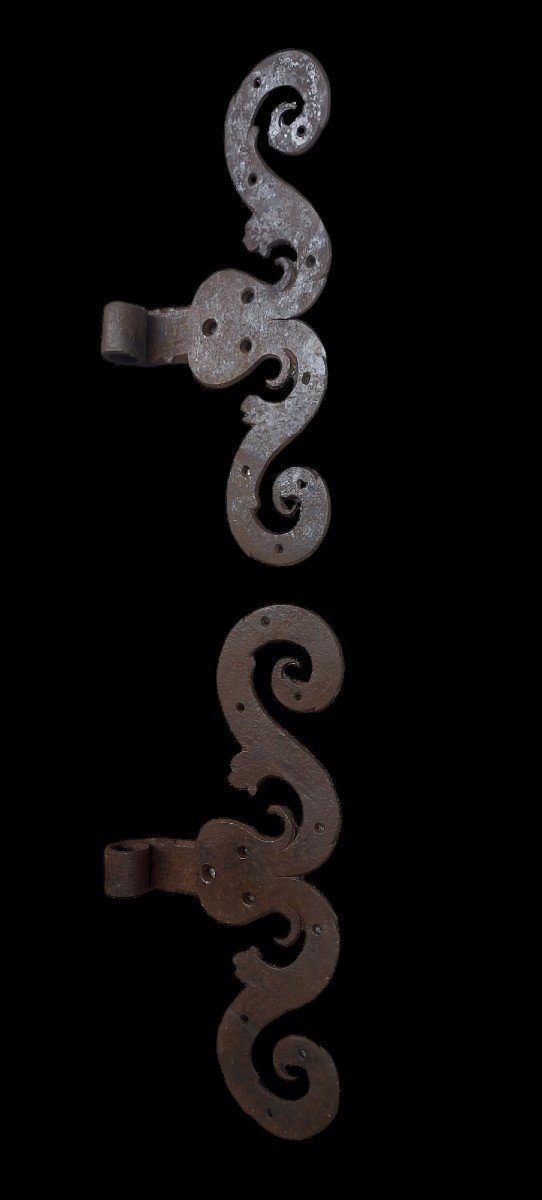 Coppia di cerniere a baffo in ferro forgiato inizio XVIII secolo-photo-4