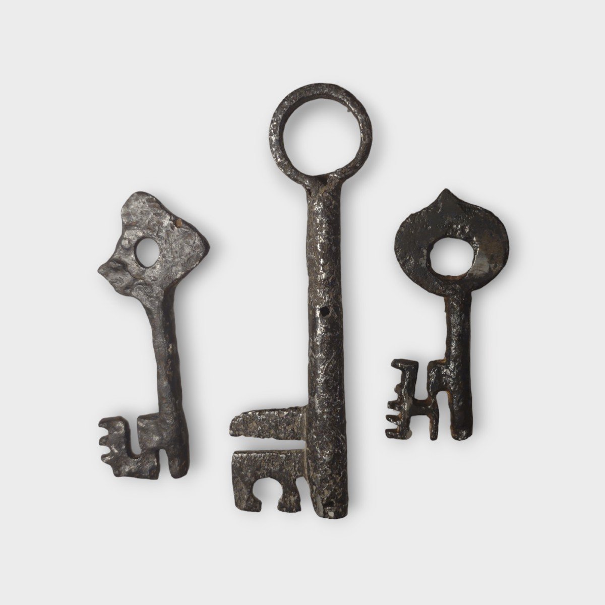 Insieme di 3 chiavi in ferro d'epoca medioevale-photo-4