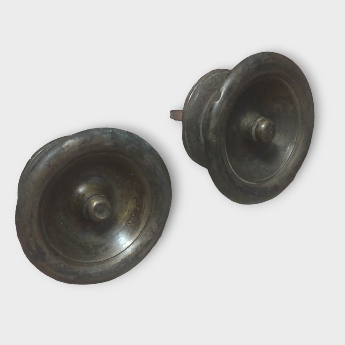 Coppia di pomoli in bronzo per mobili o piccole ante-photo-5