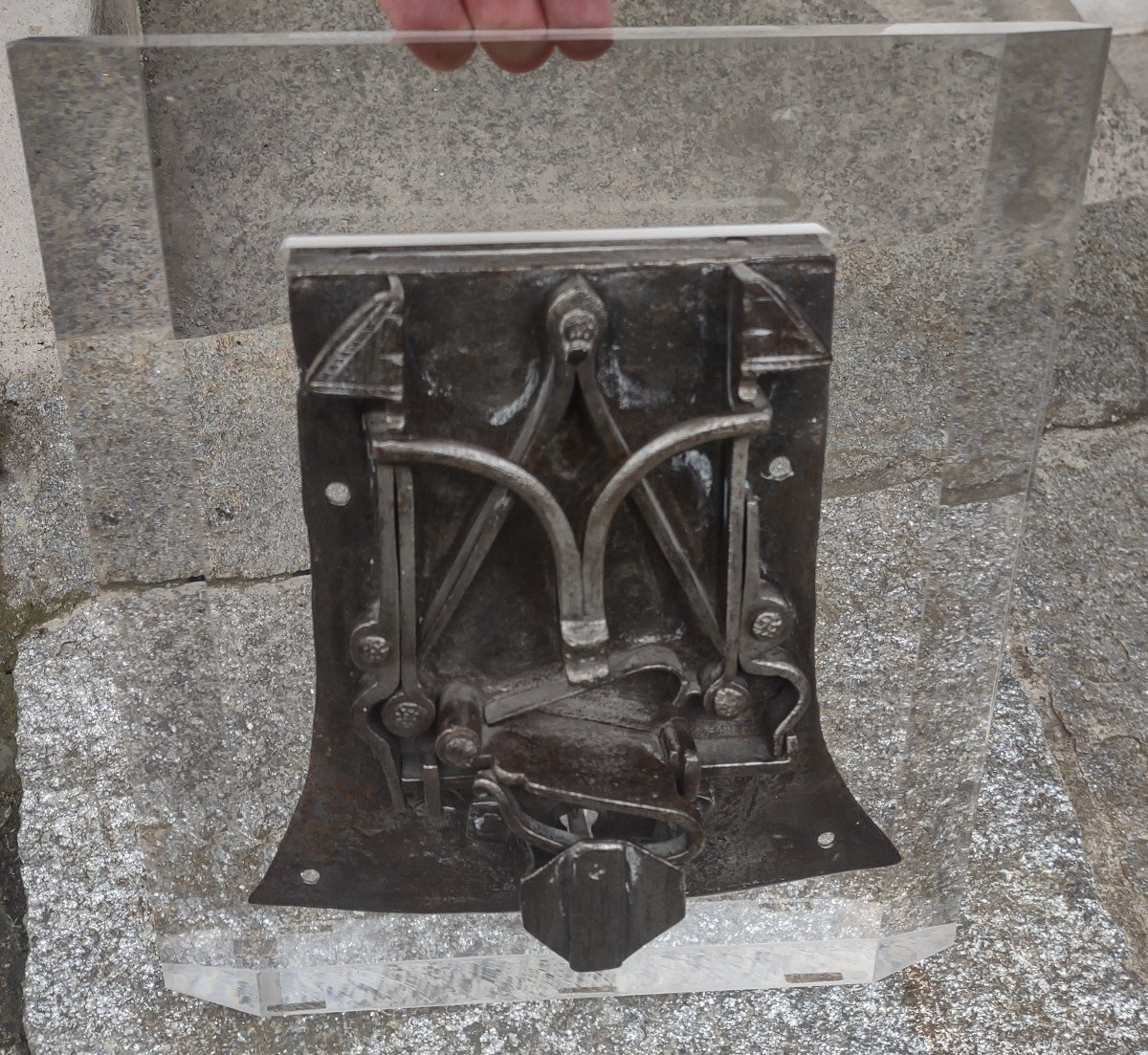 Serratura da cassone in ferro forgiato decorata con drago, Alto Adige fine XVI secolo-photo-3