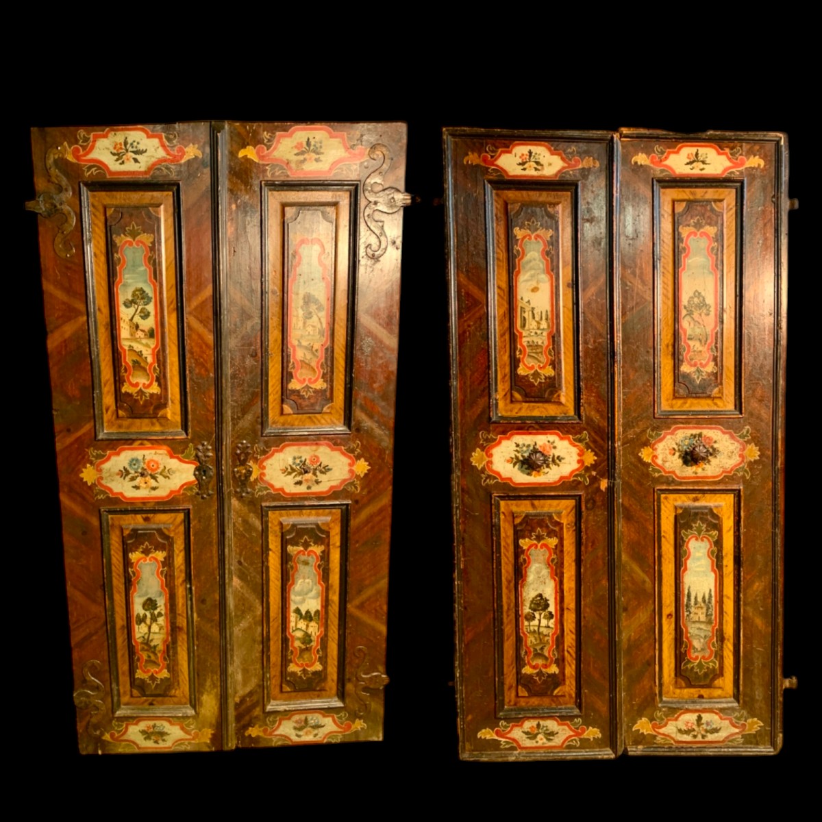 Bella porta trentina dipinta su entrambi i lati con paesaggi e motivi floreali XVIII secolo