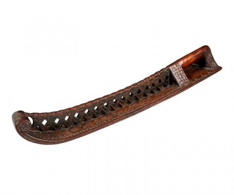 Importante tavola per la calandratura in legno perforato con motivi floreali datata 1729-photo-4