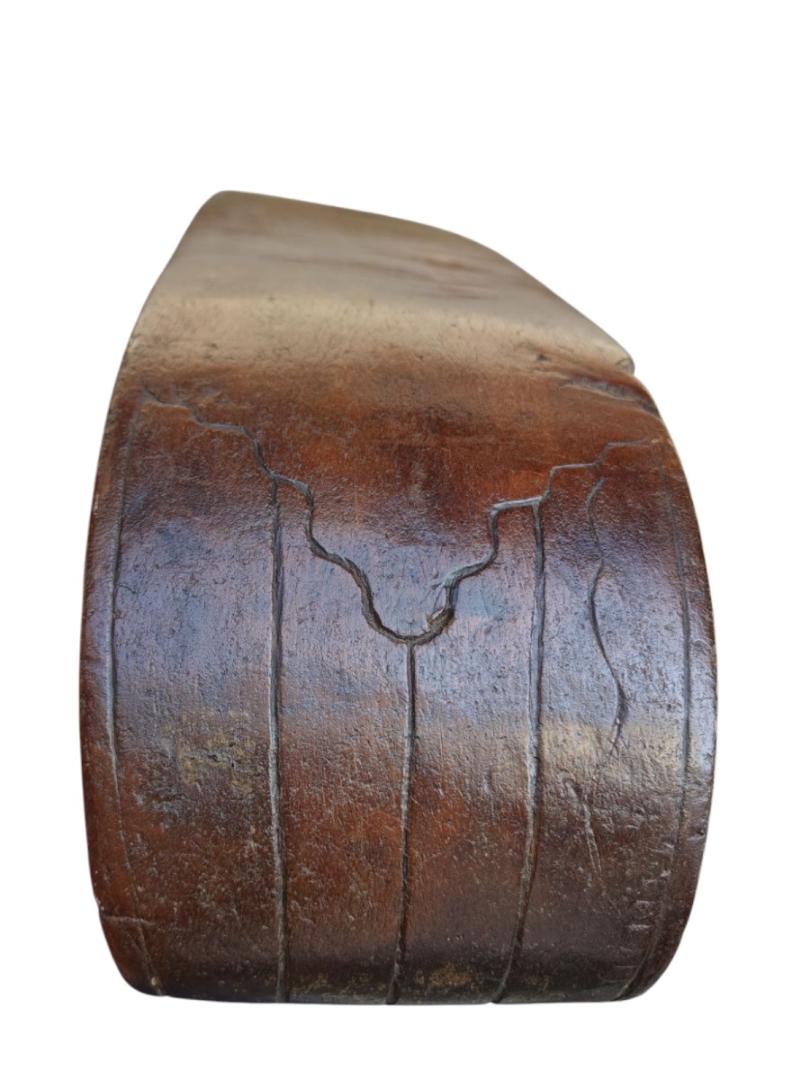 Importante tavola per la calandratura in legno perforato con motivi floreali datata 1729-photo-2