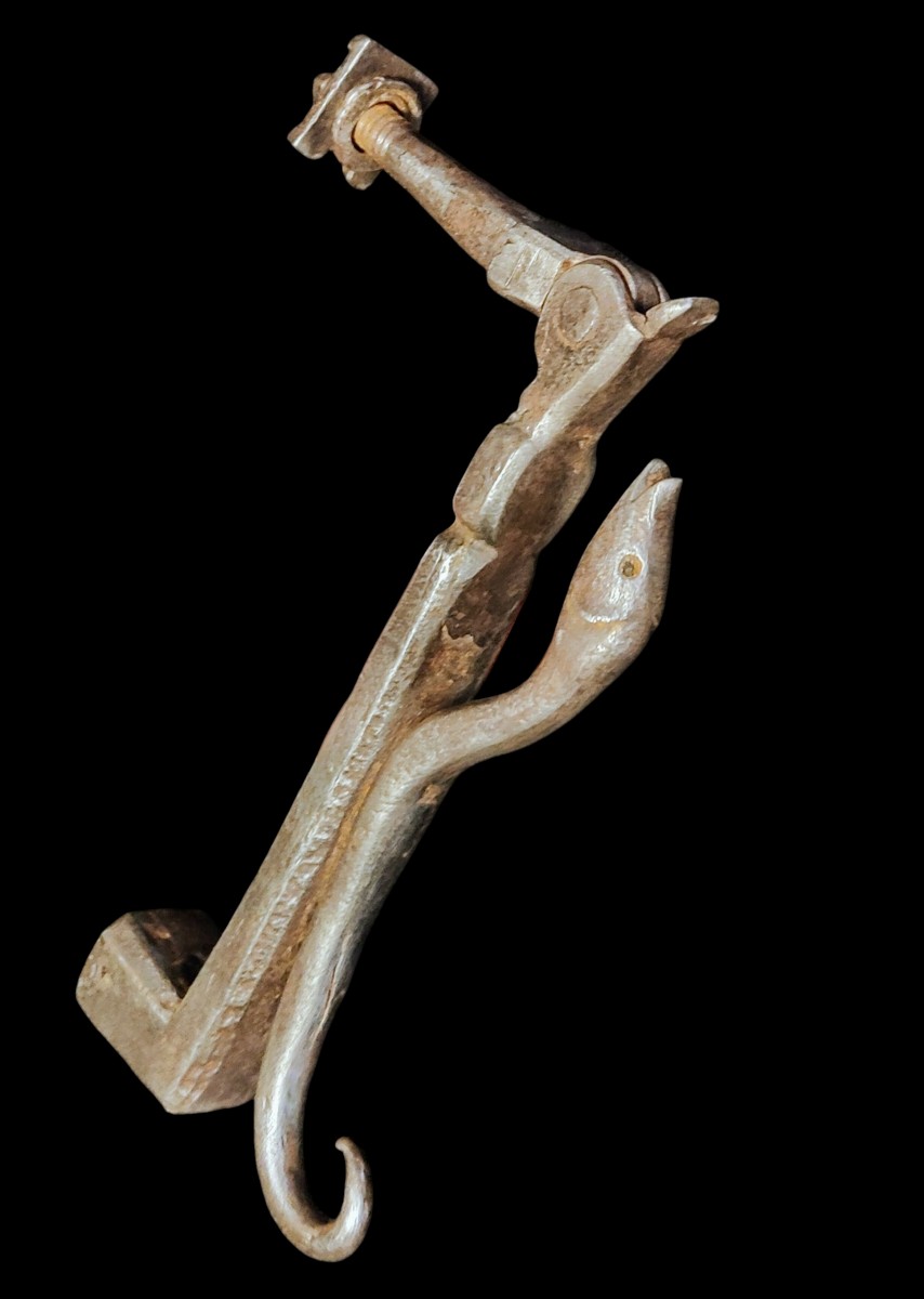 Battiporta zoomorfo in ferro forgiato fine XVII secolo-photo-3