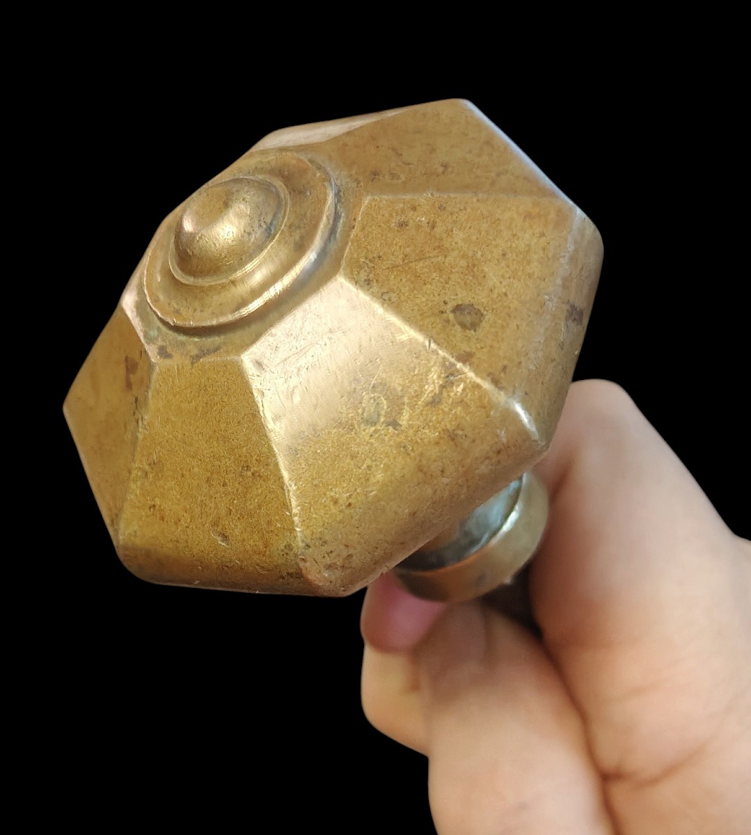 Pomolo ottagonale per portone in bronzo od ottone inizio XIX secolo