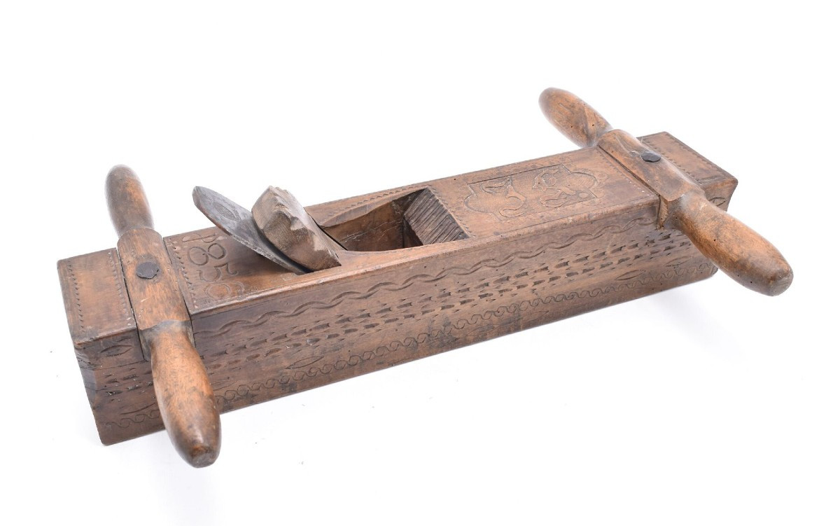 Grande pialla a 4 mani in legno intagliato e datata 1856, alpi austriache-photo-2