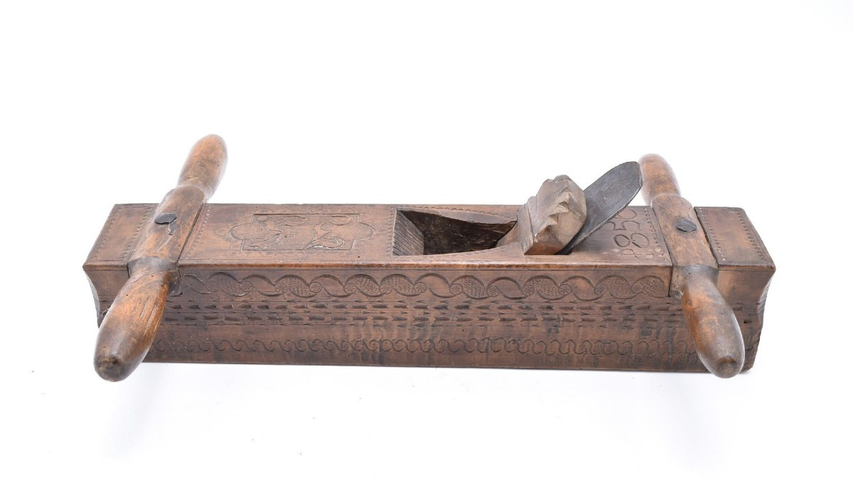 Grande pialla a 4 mani in legno intagliato e datata 1856, alpi austriache-photo-4
