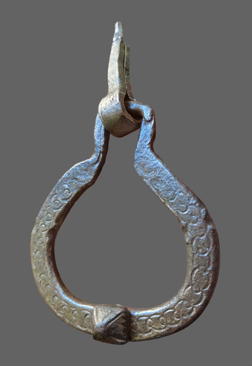 Piccola maniglia in ferro forgiato ed inciso XVI- XVII secolo -photo-2