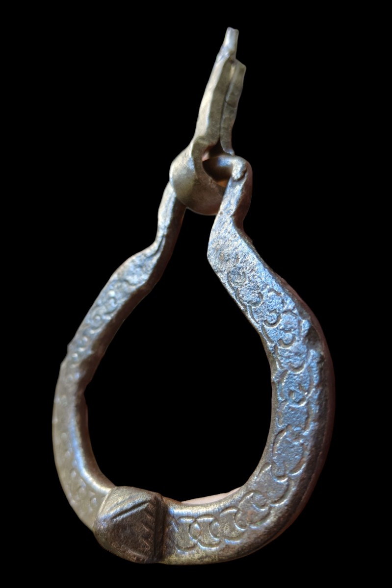 Piccola maniglia in ferro forgiato ed inciso XVI- XVII secolo -photo-1