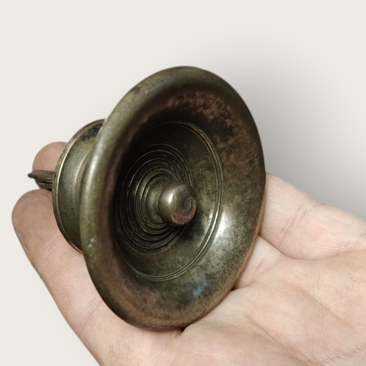 Pomolo in bronzo a tazza per porte o mobili XVIII secolo-photo-3