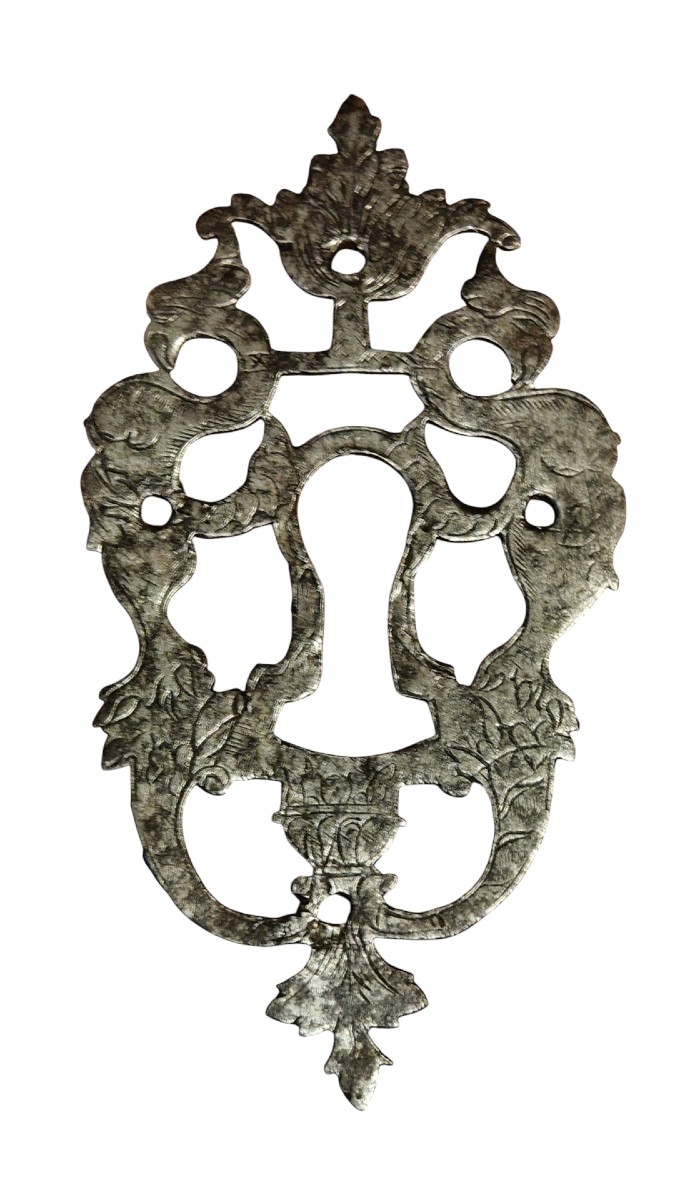Bocchetta in ferro forgiato traforato ed inciso fine XVII secolo-photo-4