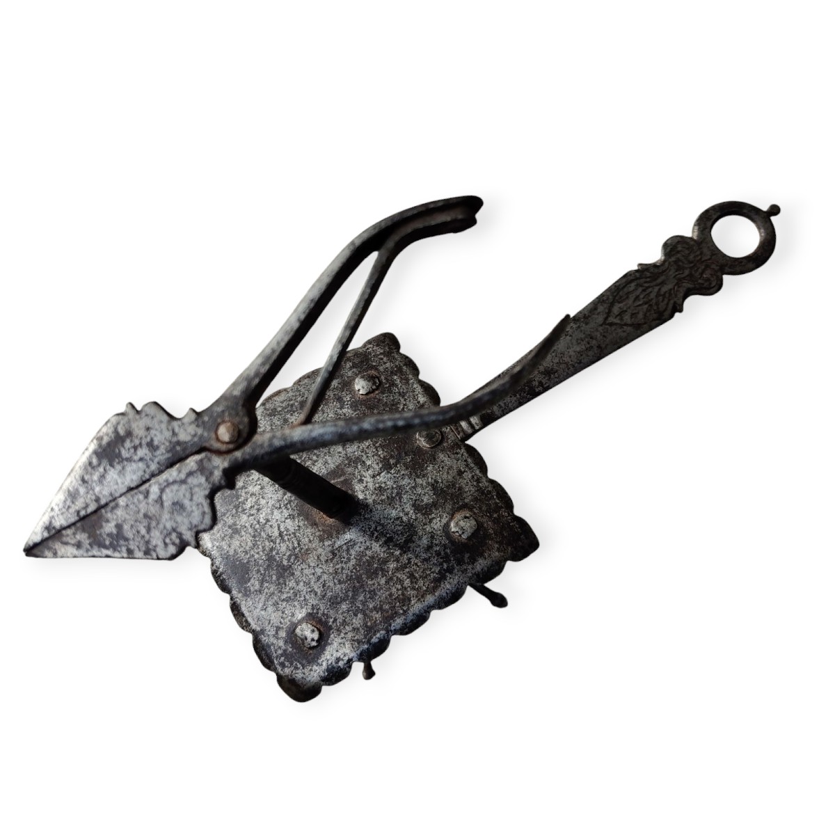 Bel lume a tempo in ferro forgiato ed inciso XVII secolo-photo-1