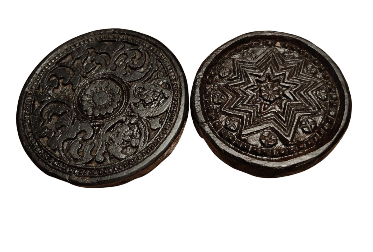 Due marche in legno Alpigiane fine XVIII-inizio XIX secolo-photo-3