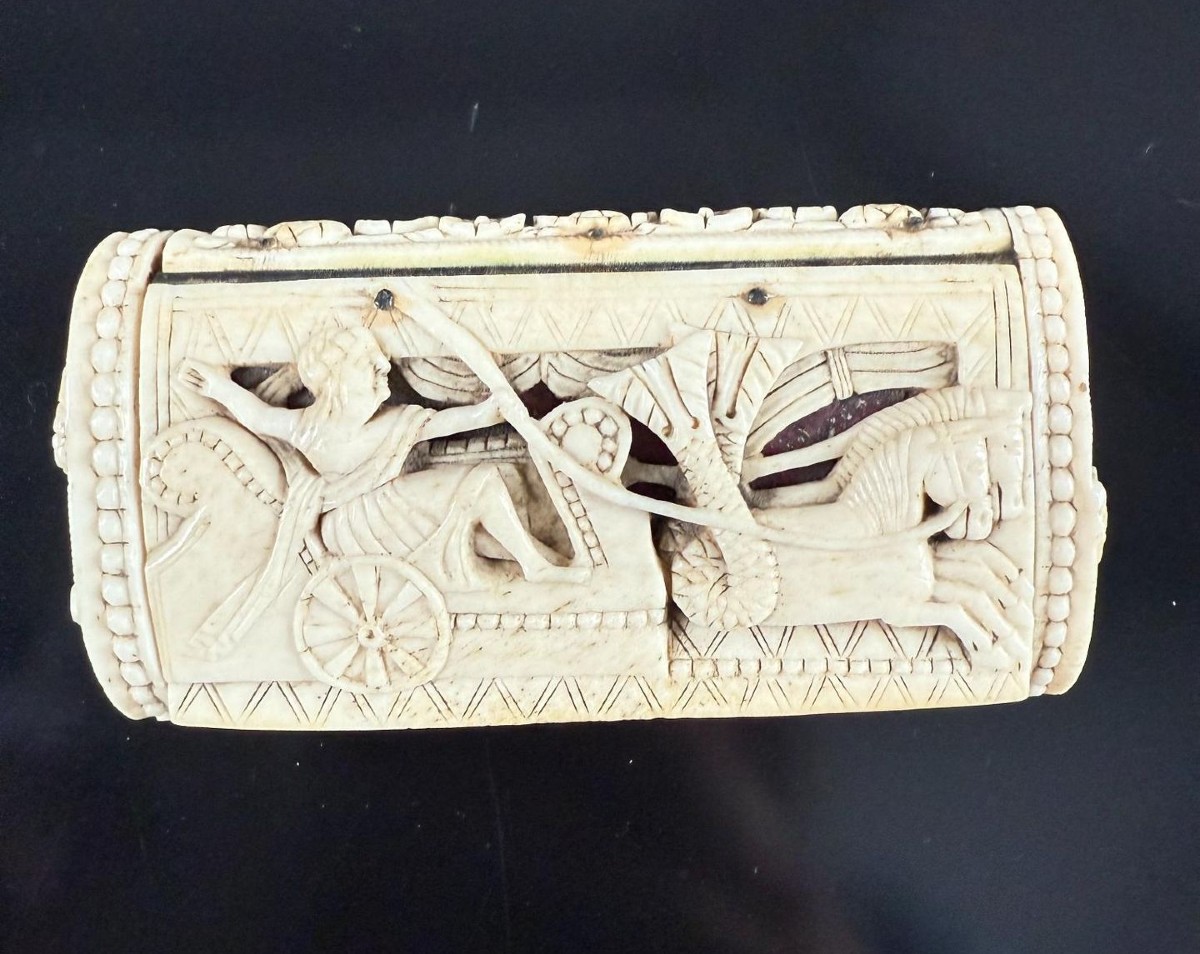 Bella tabacchiera in osso riccamente scolpita XVIII secolo-photo-2