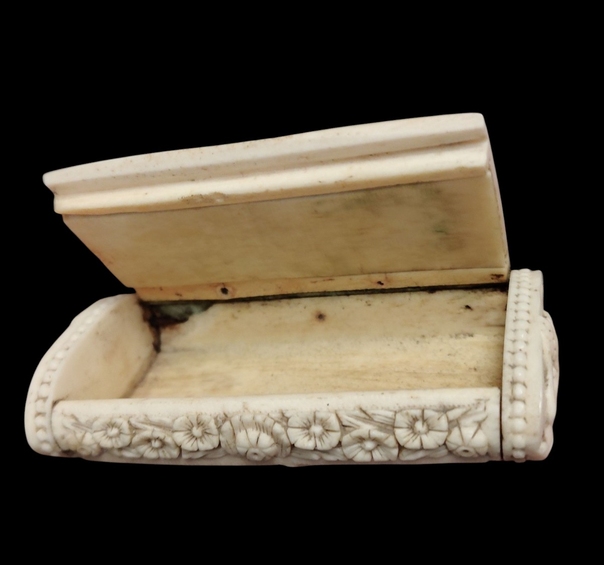 Bella tabacchiera in osso riccamente scolpita XVIII secolo-photo-4