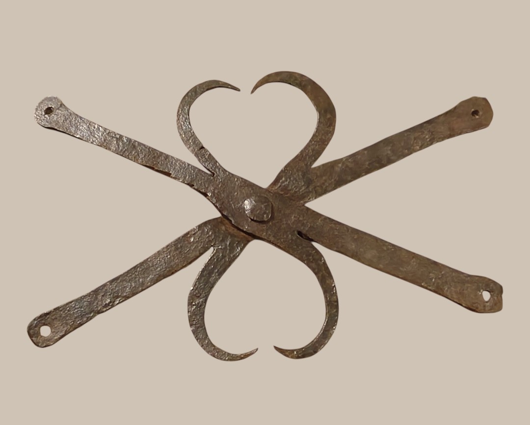 Rara ed inusuale inferriata lombarda XV-XVI secolo-photo-3