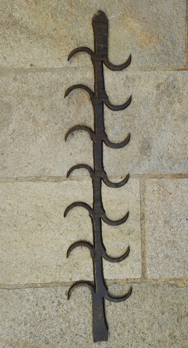 Splendida pelagatti in ferro forgiato Lombardia XVI secolo 96 cm