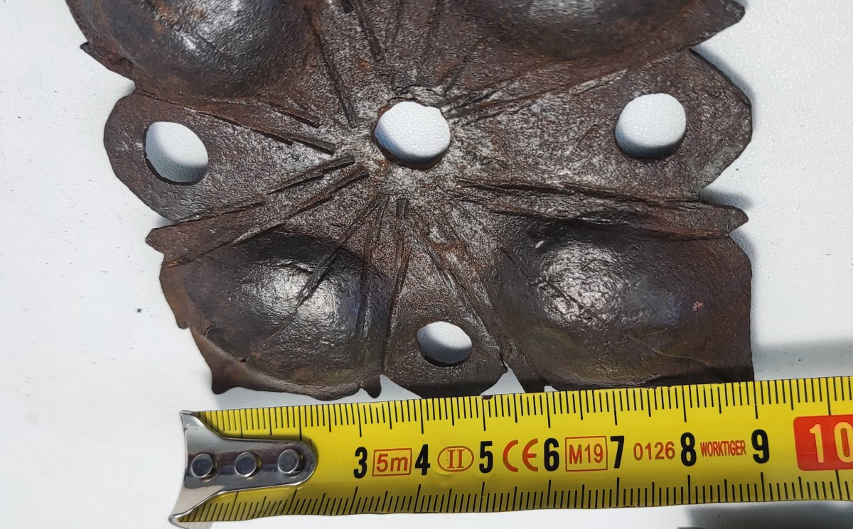 3 Grandi chiodi in ferro forgiato, inciso e sbalzato XVII-XVIII secolo-photo-3