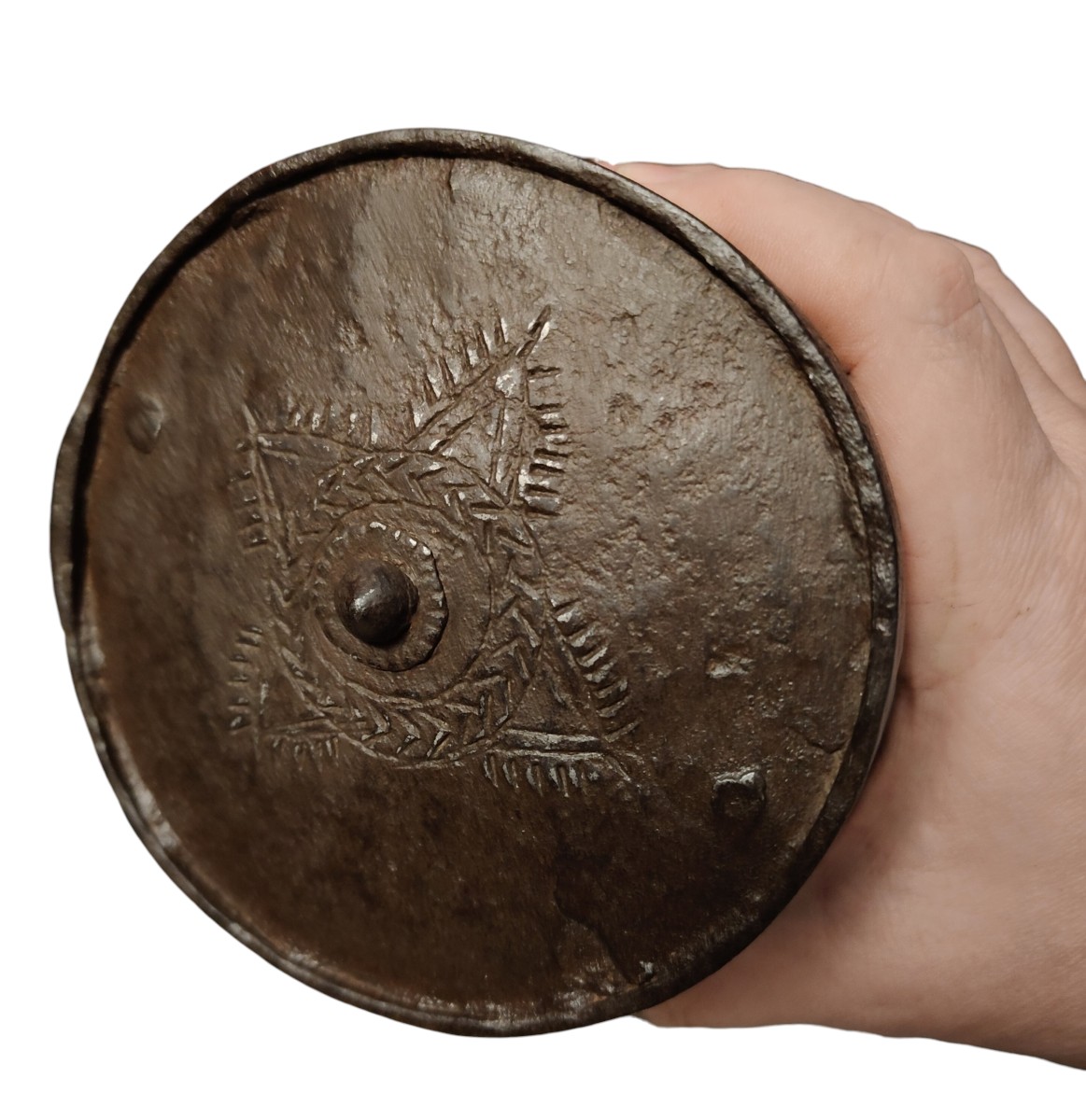 Curiosa scatola rotonda in ferro forgiato ed inciso con chiusura inusuale-photo-5