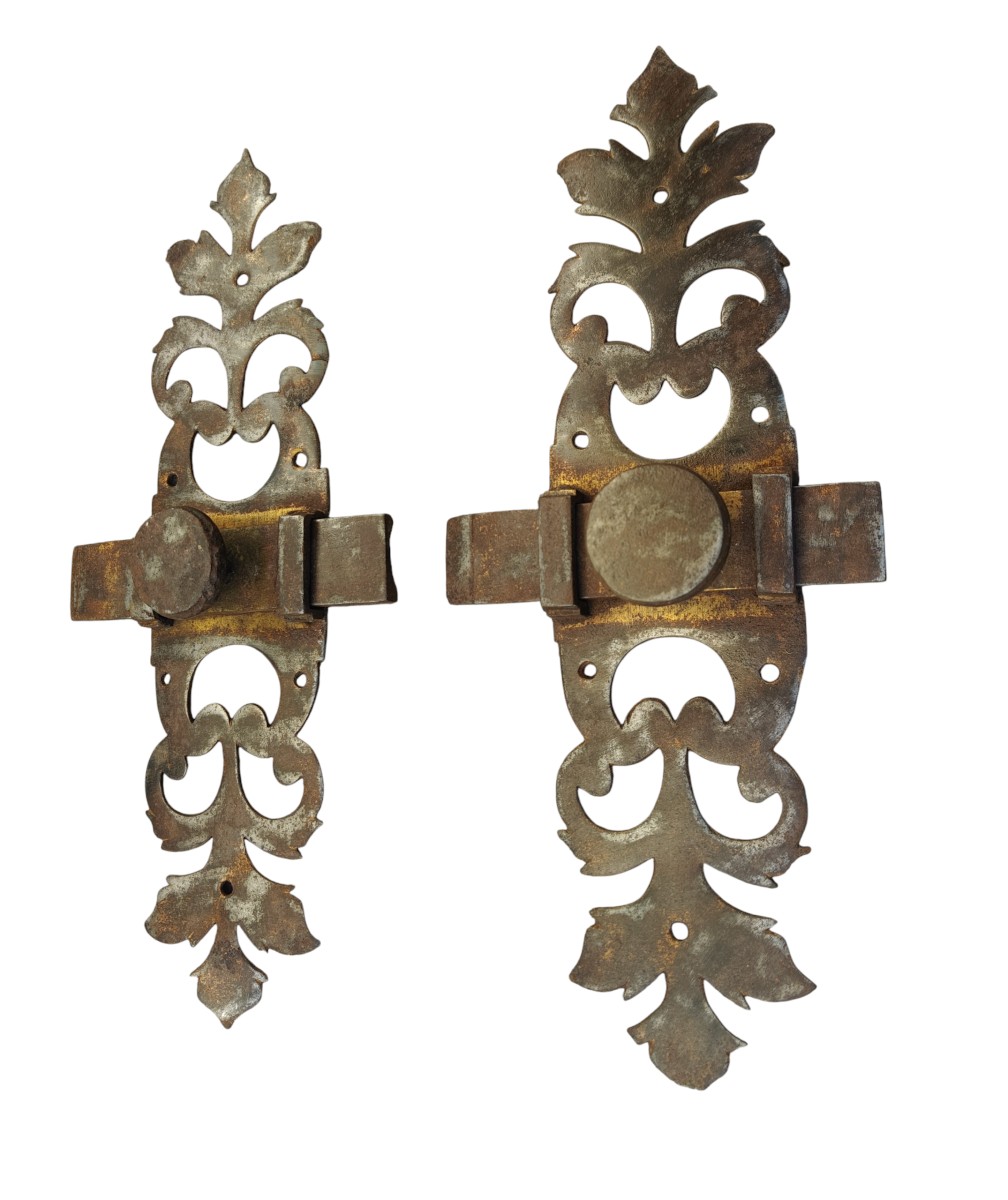 Coppia di grandi catenacci in ferro per mobili, porte od infissi inizio XIX secolo-photo-2