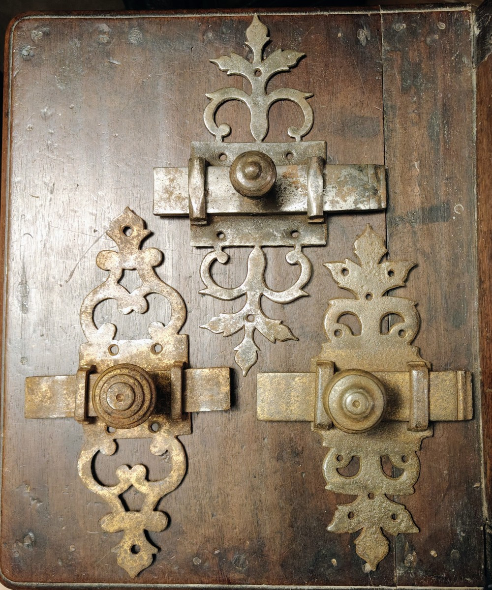 Catenacci in ferro forgiato e traforato fine XVIII secolo-photo-1
