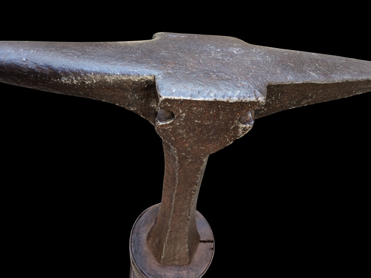 Bella bigornia montata su di un imponente ceppo fine XVII secolo-photo-2