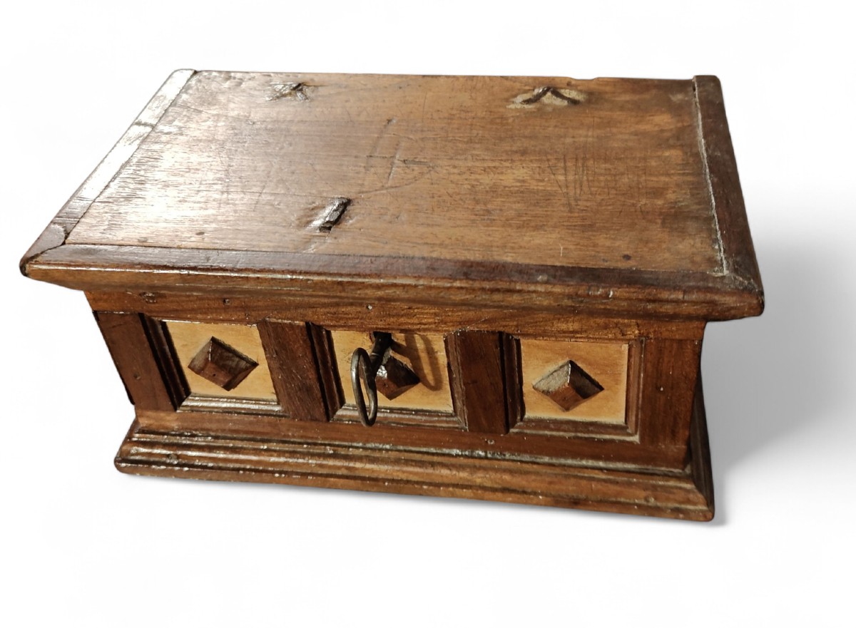 Scatola toscana in noce e pioppo con serratura coeva funzionante XVIII secolo-photo-2